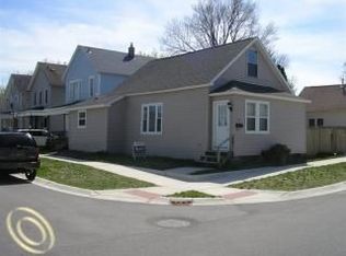 902 Rawlins St, Port Huron, MI 48060