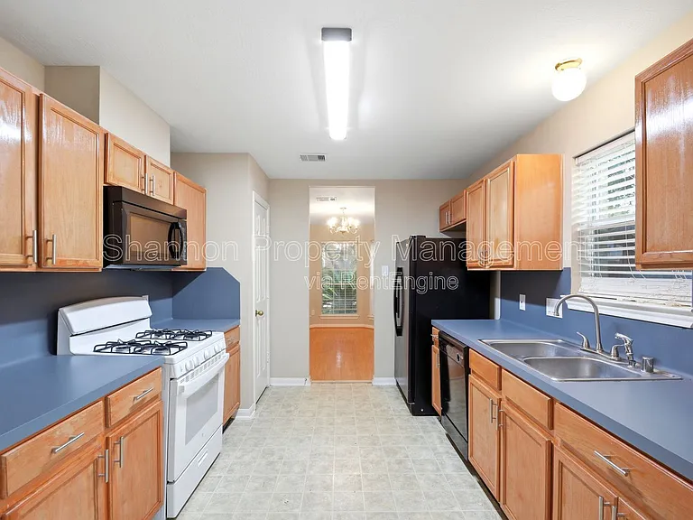 3924 Highland Vale Ct — Photo 12
