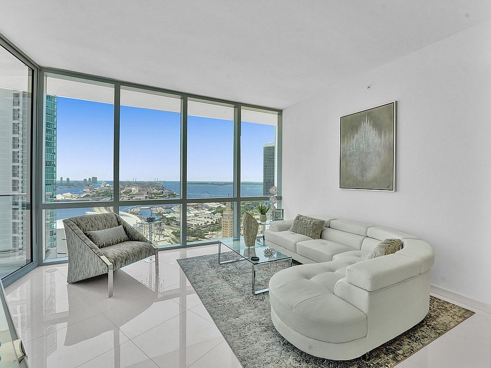 1st image of 851A NE 1st Ave Floor 2909