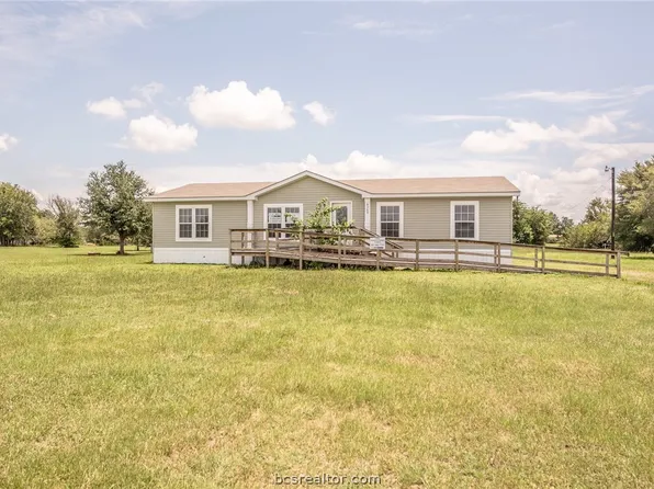 6060 Standing Rock Rd, Bryan, TX 77808