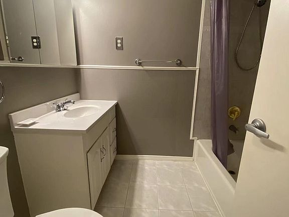 5th image of 5 Berry Ave Floor 2