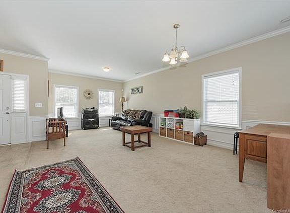 2nd image of 3029 Gilroy Dr