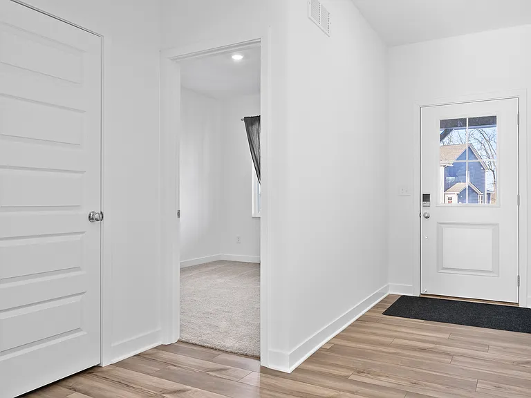 6261 Balsam Ct — Photo 7