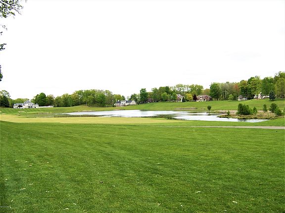 3rd image of 9268 Stonebridge Dr