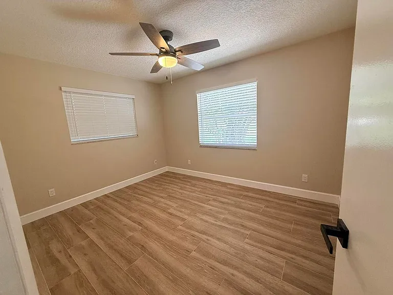 550 SW Natura Ave #550 — Photo 11