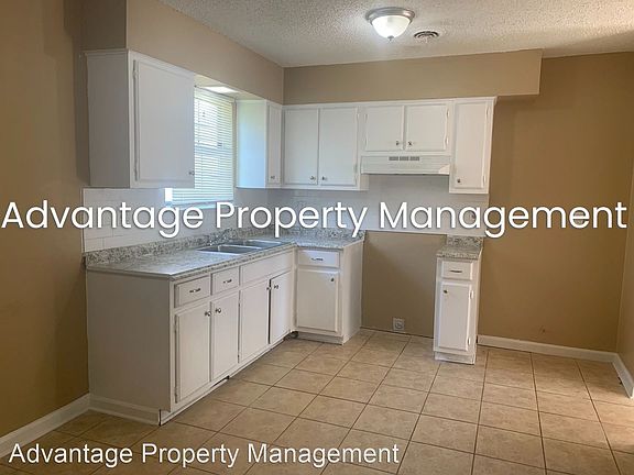 4th image of 4411 Janssen Dr