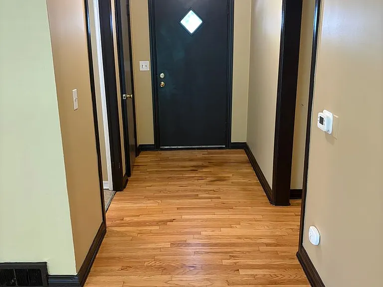 873 W Clinton Dr — Photo 10