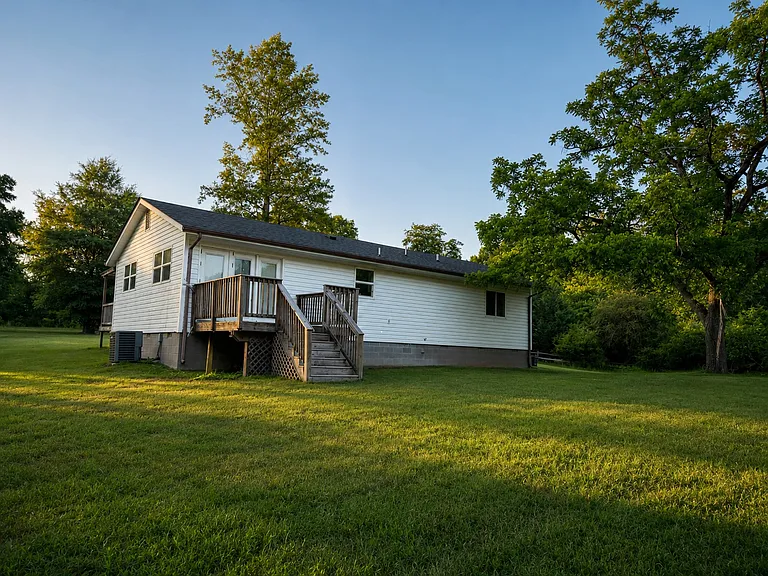 235 Quarry Rd — Photo 16