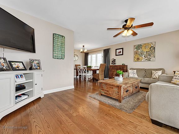 3rd image of 4135 N Olcott Ave