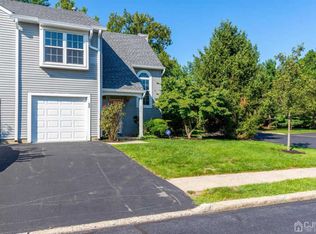 230 McAuliffe Ct, Somerset, NJ 08873