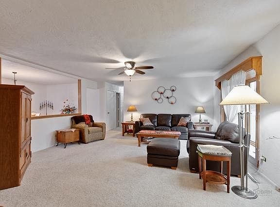 3rd image of 38603 N Magnolia Ave