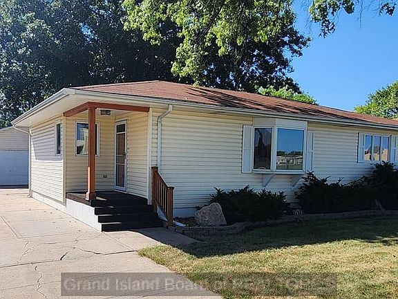 2nd image of 1924 N Custer Ave