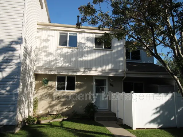20 Woodvale Vlg NW, Edmonton, AB