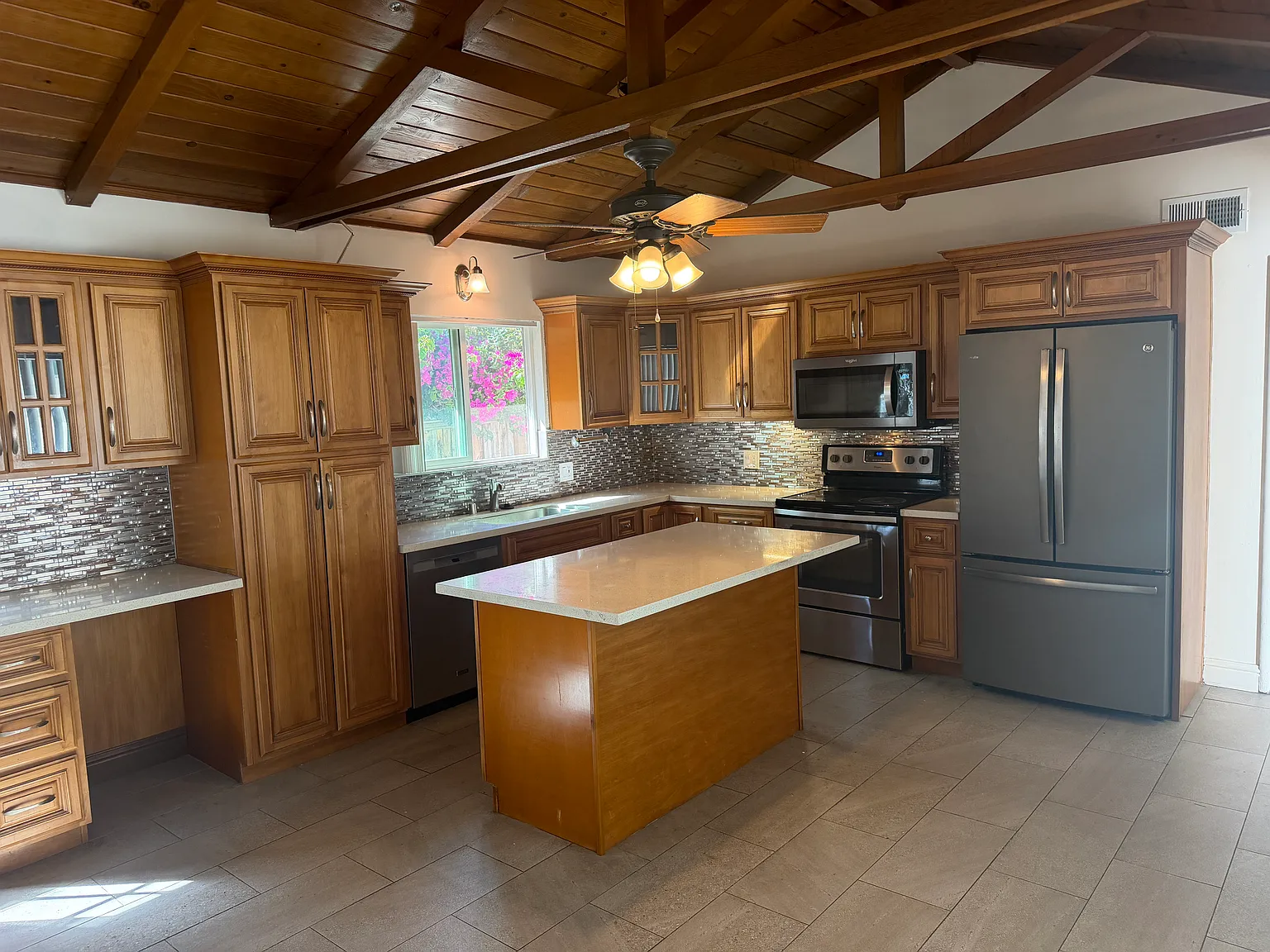 3 bed, 2.5 bath, 1836 sqft, $4,995 — Photo 1