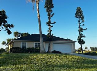 1926 NE 15th Ln, Cape Coral, FL 33909