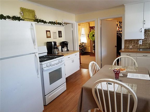 4th image of 57 Angelico St