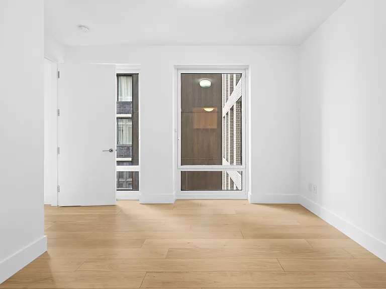 15 W 61st St #9E — Photo 3
