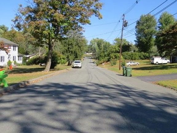 Exterior Neighborhood (street photo)