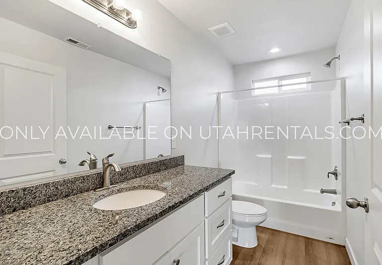 78 N 300 W — Photo 12