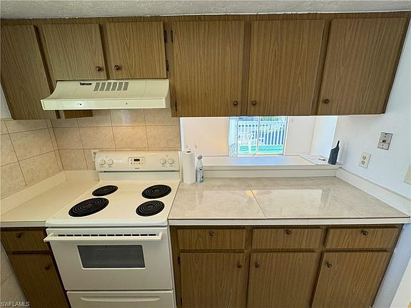 5th image of 3339 Ottawa Cir APT 4