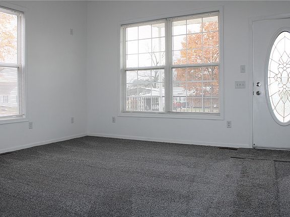 2nd image of 815 W South 4th St