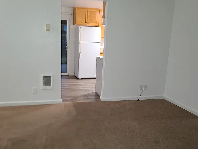 555 N 7th St #7 — Photo 1