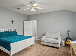 512 Mockingbird Ln, Lockhart, TX 78644