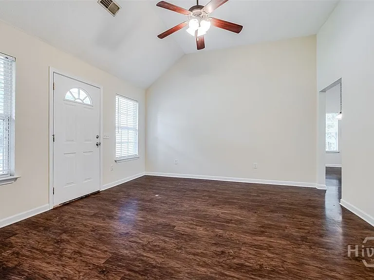 302 Shadowbrook Dr — Photo 8