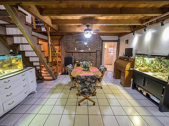 5th image of 28414 Parkwood Dr