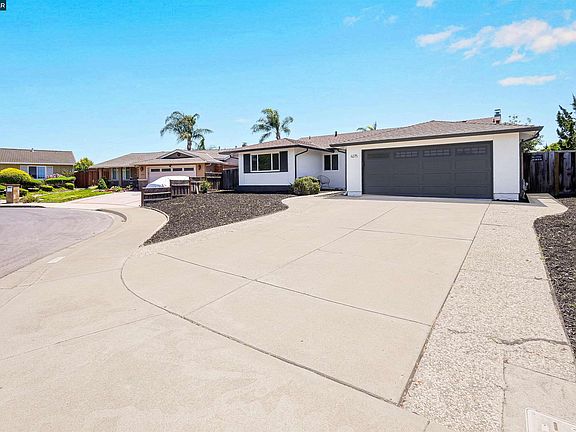 3rd image of 6275 Mockorange Ct