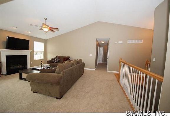 4th image of 410 Opal Ct