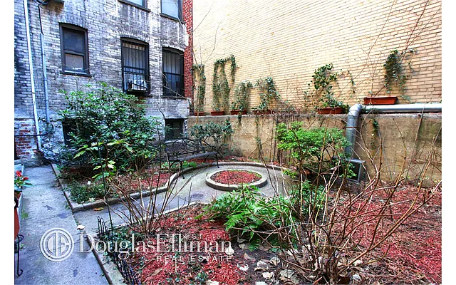 Sold by Douglas Elliman | media 21