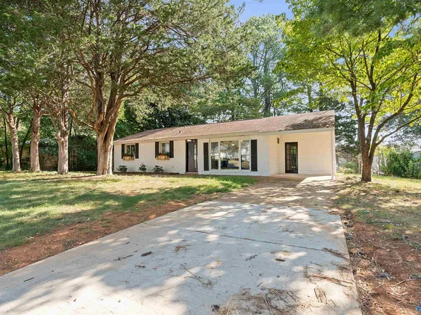 308 Harolds Dr NW, Huntsville, AL 35806