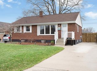 425 Saint John St, Windsor, ON N8S3T8