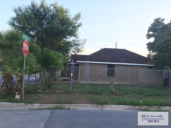 4th image of 1894 Victoria Dr