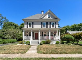 32 Golf St, Newington, CT 06111