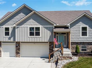 818 W Shawhan Pkwy, Lees Summit, MO 64086