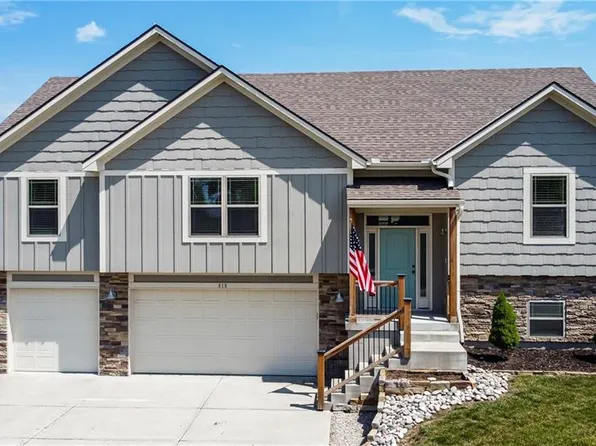 818 W Shawhan Pkwy, Lees Summit, MO 64086