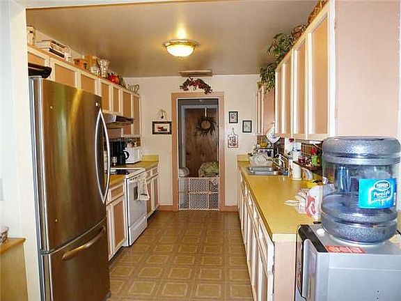 3rd image of 1051 SW 30th St
