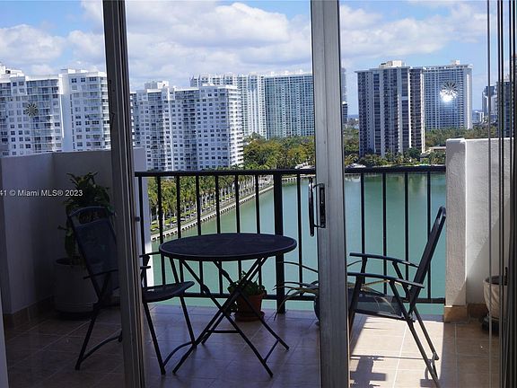 3rd image of 2750 NE 183rd St APT 1602