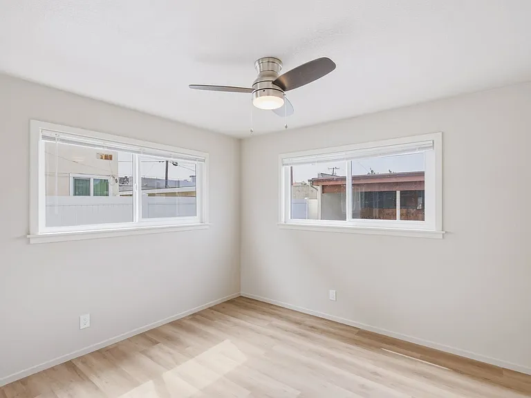 Del Amo Residences — Photo 16