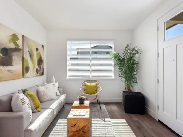 Colgan Creek Townhomes