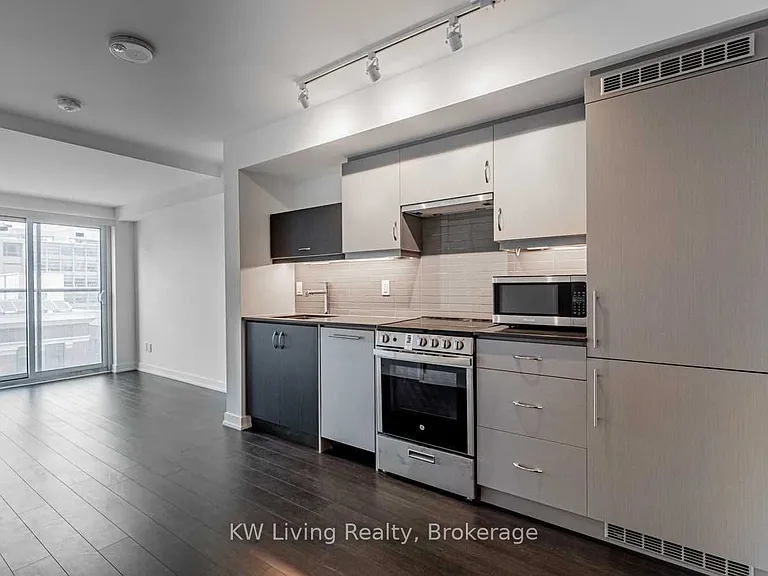 181 Huron St #807 — Photo 8