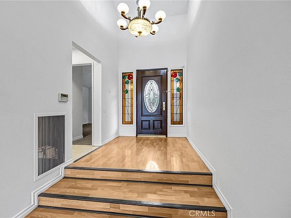 5th image of 3334 Oak Glen Dr