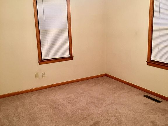 2nd image of 4726 S Glenn Ave