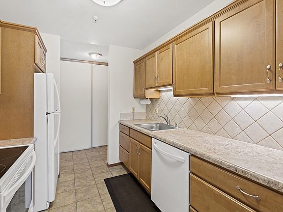 4th image of 18620 52nd Ave W APT 145