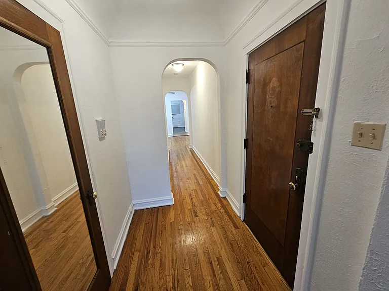 2456 W Catalpa Ave #2 — Photo 3