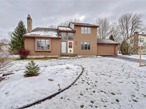 19 Pine Brook Cir, Penfield, NY 14526