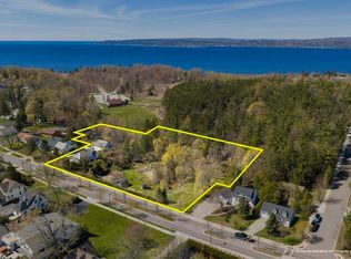 1119 E Mitchell St, Petoskey, MI 49770