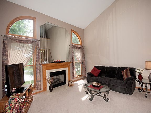 3rd image of 422 Harlowe Ln